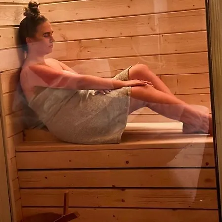 Bukowa Jezioro Zywieckie Beskid Zywiecki Slaski Sauna Jacuzzi Kominek Morsowanie Zywiec Szczyrk Chalet