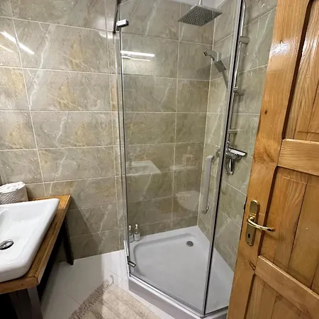 Bukowa Jezioro Zywieckie Beskid Zywiecki Slaski Sauna Jacuzzi Kominek Morsowanie Zywiec Szczyrk * Tresna