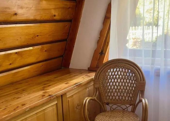 Bukowa Jezioro Zywieckie Beskid Zywiecki Slaski Sauna Jacuzzi Kominek Morsowanie Zywiec Szczyrk